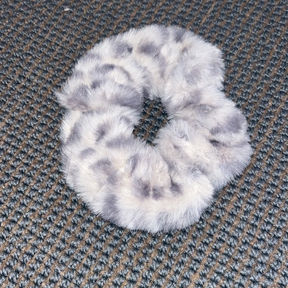 Scrunchie - Picture 2 of 2